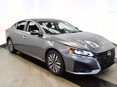 Used 2025 Nissan Altima 2.5 SV
