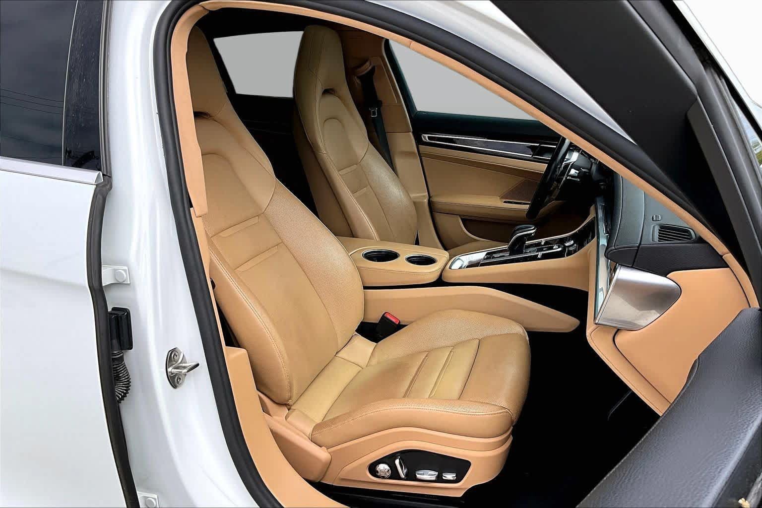 Used 2018 Porsche Panamera 4 w/ Premium Package Plus AWD/4WD image 9