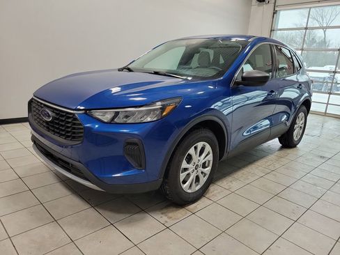 Used 2023 Ford Escape Active image 2