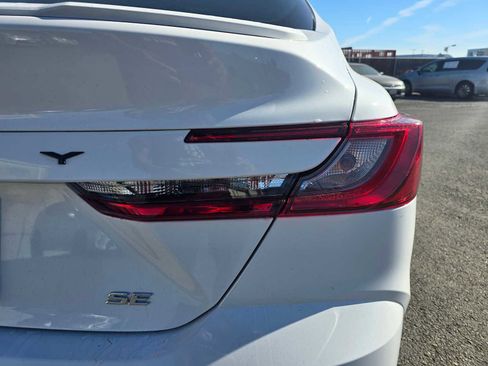 Used 2025 Toyota Camry SE image 16