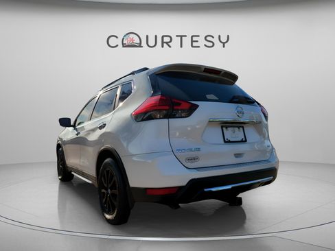 Certified 2017 Nissan Rogue SV w/ Midnight Edition image 5