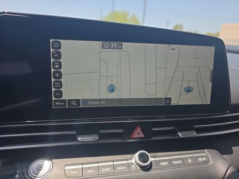 Used 2024 Hyundai Elantra SEL FWD image 28