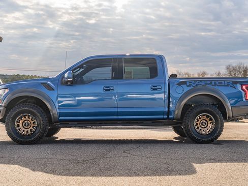 Used 2017 Ford F150 Raptor w/ Equipment Group 802A Luxury image 4