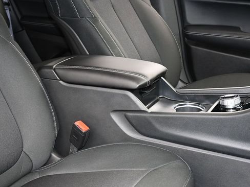 Used 2025 Jeep Grand Cherokee Laredo image 40