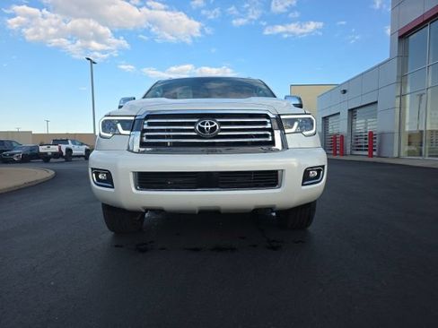 Used 2020 Toyota Sequoia Platinum AWD/4WD image 2