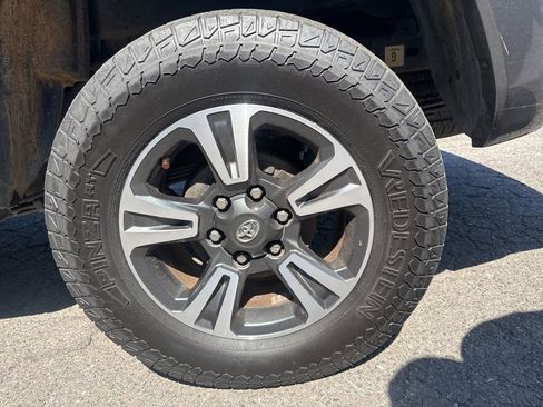 Used 2016 Toyota Tacoma TRD Sport w/ Towing Package AWD/4WD image 16