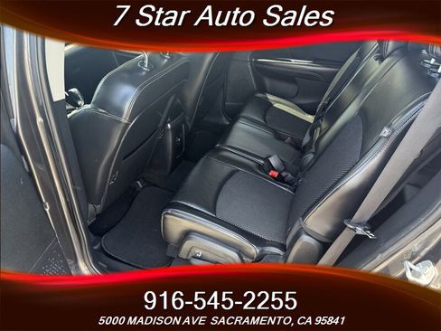 Used 2018 Dodge Journey Crossroad w/ Driver Convenience Group image 12