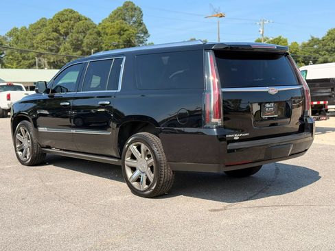 Used 2016 Cadillac Escalade ESV Premium AWD/4WD image 7