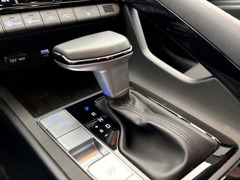 Used 2022 Hyundai Elantra SEL w/ Convenience Package image 17