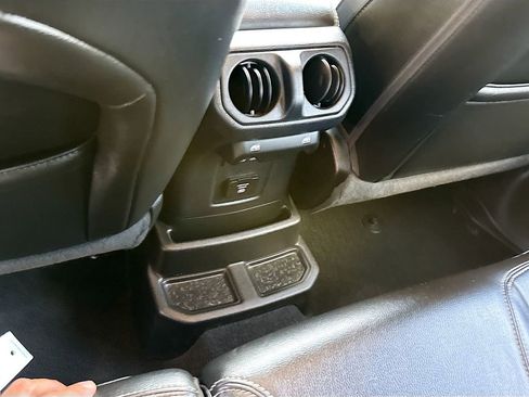 Used 2021 Jeep Wrangler Unlimited Sahara w/ Cold Weather Group AWD/4WD image 28