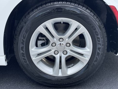 Used 2022 Dodge Charger SXT RWD image 37