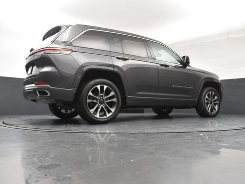 Used 2023 Jeep Grand Cherokee Overland AWD/4WD image 24