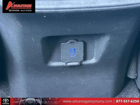 Used 2023 Toyota RAV4 LE AWD/4WD image 17