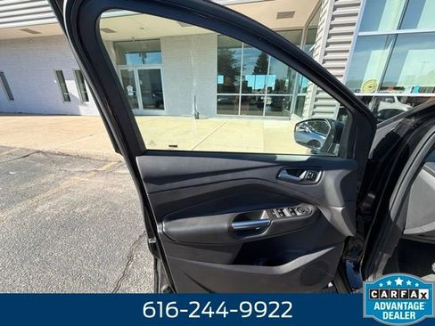 Used 2018 Ford Escape Titanium AWD/4WD image 11