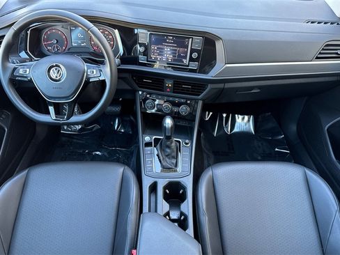 Used 2020 Volkswagen Jetta SE image 4