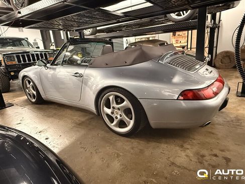 Used 1995 Porsche 911 Carrera RWD image 4