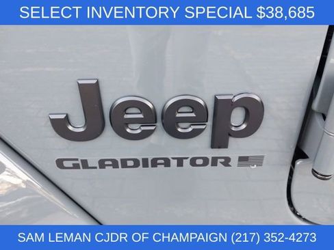 New 2025 Jeep Gladiator Sport image 15