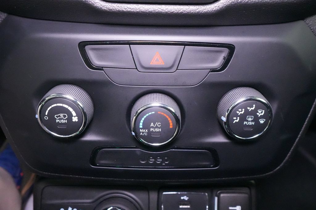 Used 2018 Jeep Renegade Sport w/ Power & Air Group AWD/4WD image 29