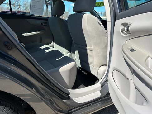 Used 2011 Toyota Corolla LE image 23