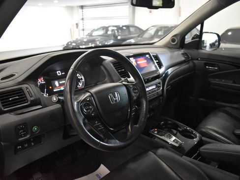 Used 2017 Honda Pilot Touring image 11