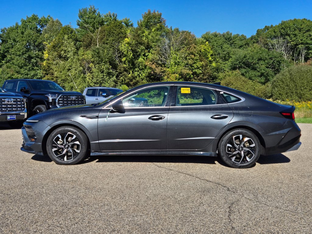 Used 2024 Hyundai Sonata SEL FWD image 2