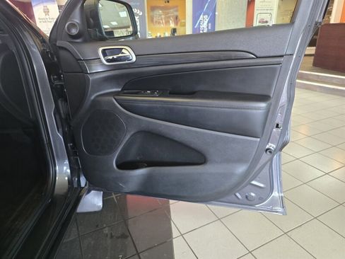 Used 2019 Jeep Grand Cherokee Altitude image 13