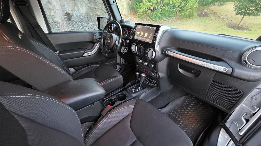 Used 2014 Jeep Wrangler Unlimited Sahara AWD/4WD image 28