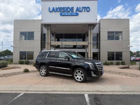 Used 2016 Cadillac Escalade Luxury AWD/4WD image 1