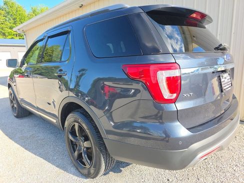 Used 2017 Ford Explorer XLT w/ Equipment Group 202A AWD/4WD image 7
