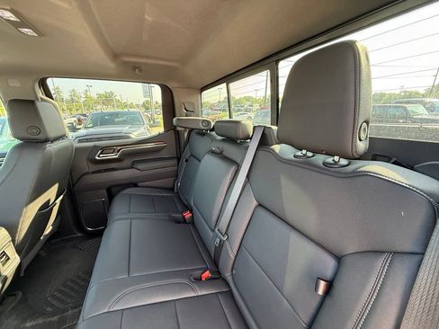 Used 2025 Chevrolet Silverado 1500 LT Trail Boss w/ LT Trail Boss Premium Package AWD/4WD image 27