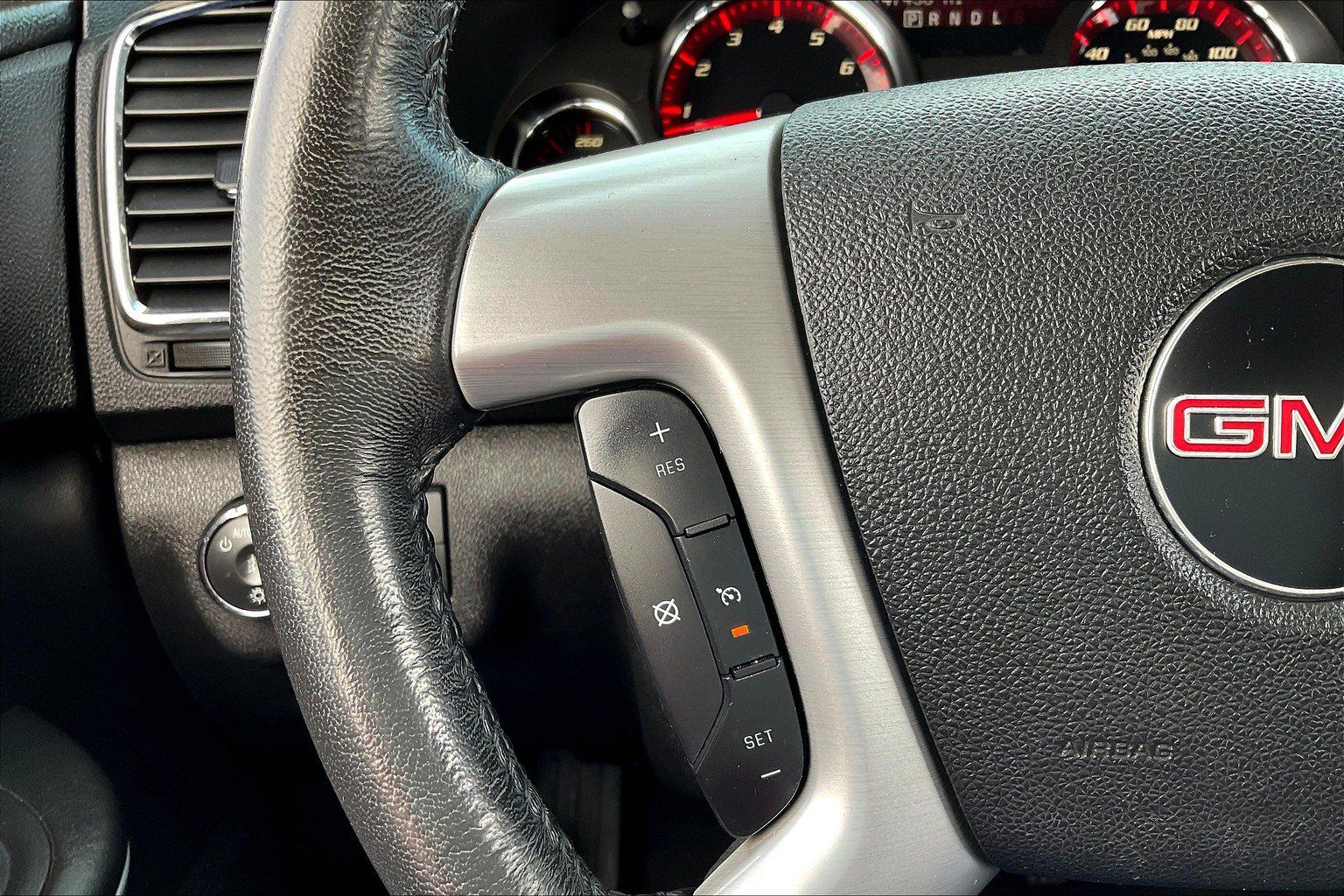 Used 2012 GMC Acadia SL w/ Preferred Package FWD image 22