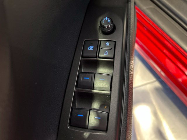 Used 2023 Toyota Camry SE FWD image 10
