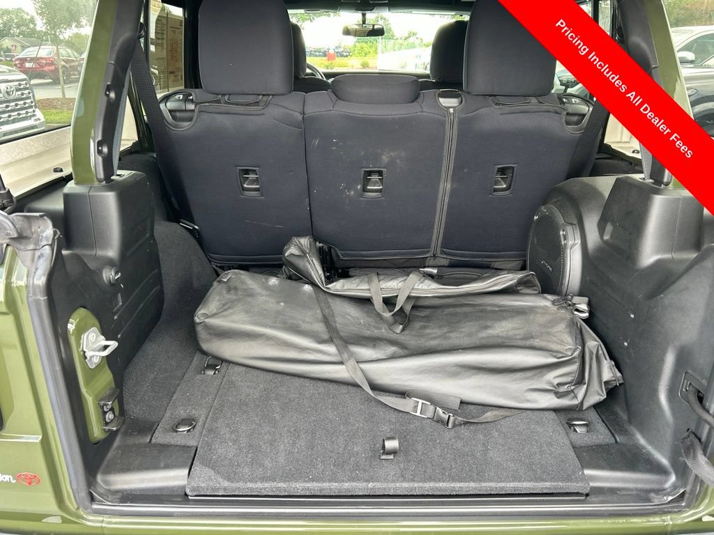 Used 2021 Jeep Wrangler Unlimited Sahara AWD/4WD image 15