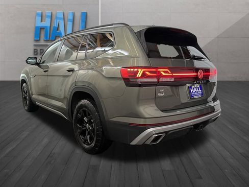 Certified 2024 Volkswagen Atlas Peak Edition SE image 4
