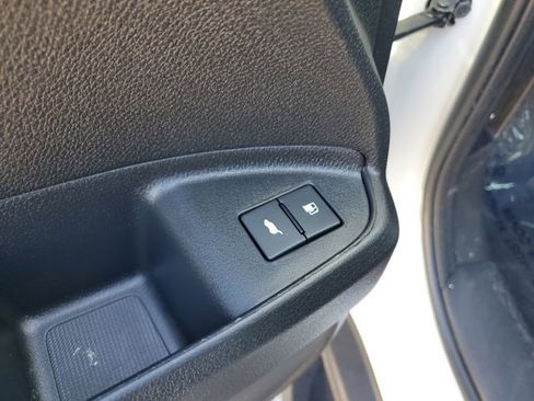 Used 2021 Honda Pilot Touring image 16