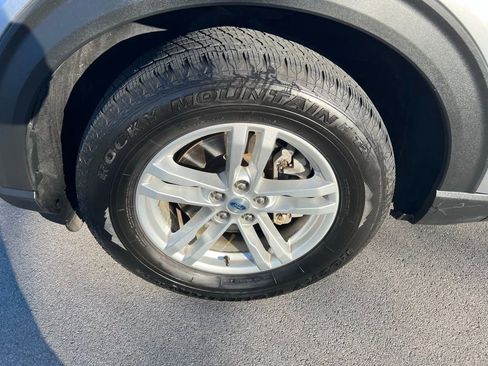 Used 2022 Ford Explorer XLT w/ Class IV Trailer Tow Package image 13