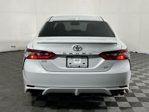 Used 2023 Toyota Camry SE w/ Convenience Package FWD image 4