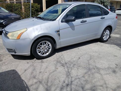 Used 2008 Ford Focus SE FWD image 1