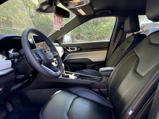 Used 2025 Jeep Compass Limited AWD/4WD image 14