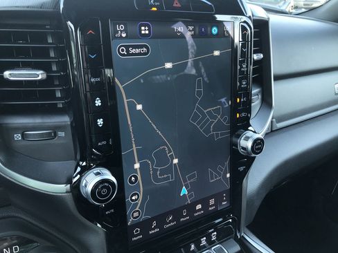 New 2026 RAM 1500 4x4 Crew Cab image 29