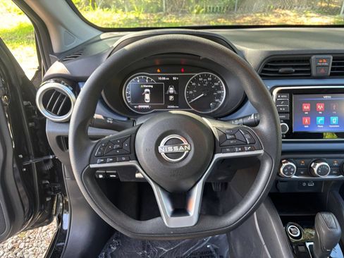 Used 2025 Nissan Versa SV FWD image 23