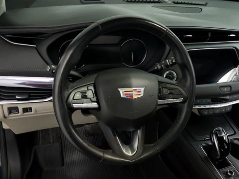 Certified 2023 Cadillac XT4 Luxury w/ Cold Weather Package FWD image 18