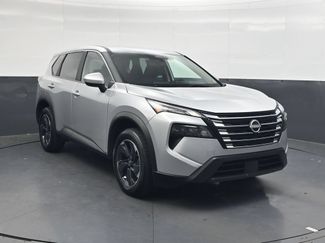 Used 2025 Nissan Rogue SV FWD video 2