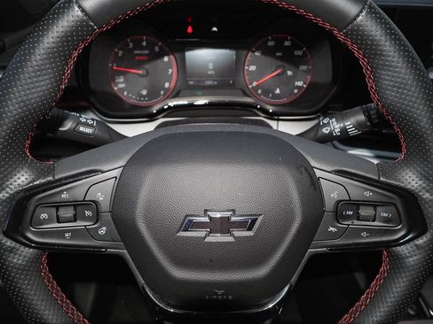 Certified 2025 Chevrolet Trax RS w/ Driver Confidence Package image 31