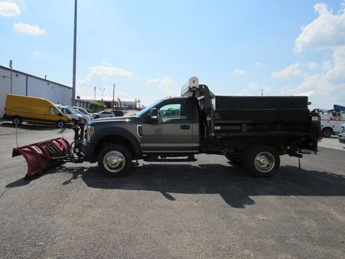 Used 2018 Ford F550 2WD Regular Cab Super Duty w/ Power Equipment Group image 6