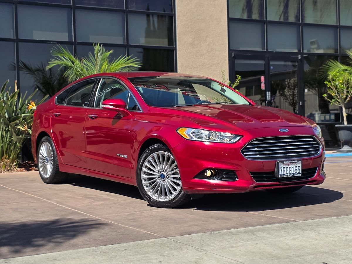Used 2014 Ford Fusion Titanium FWD image 3