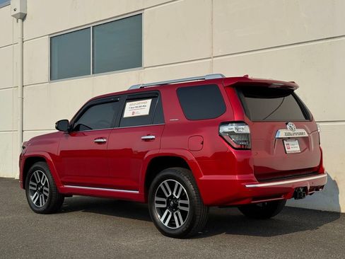 Certified 2022 Toyota 4Runner Limited AWD/4WD image 5