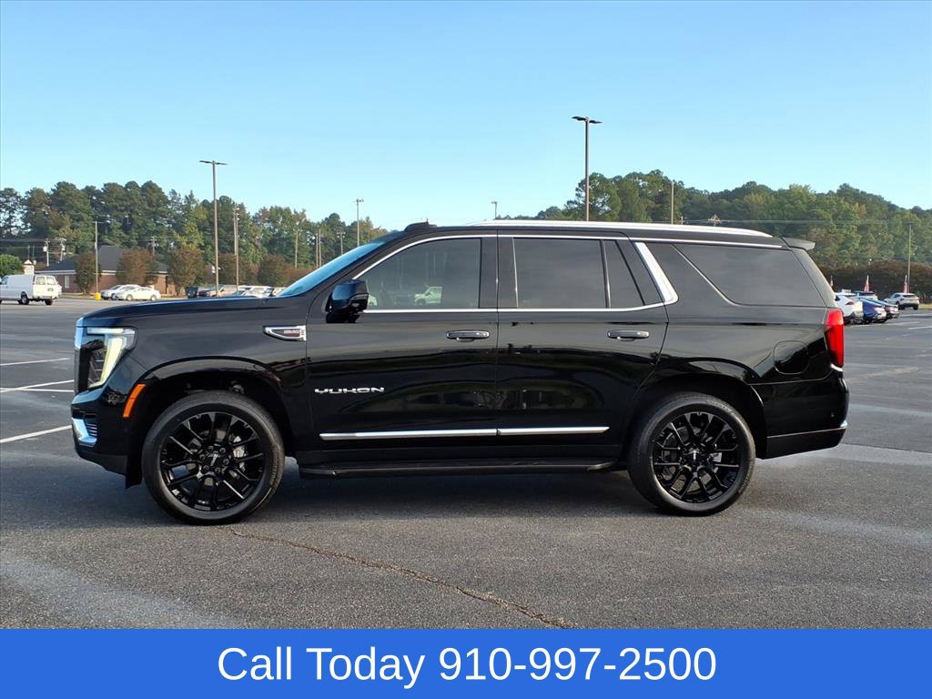 Used 2025 GMC Yukon Elevation w/ Elevation Premium Package AWD/4WD image 3