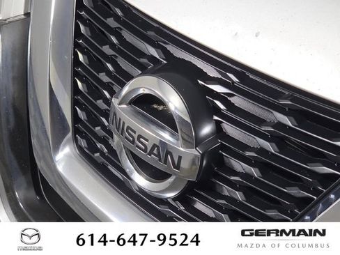 Used 2017 Nissan Rogue S w/ S Appearance Package AWD/4WD image 13