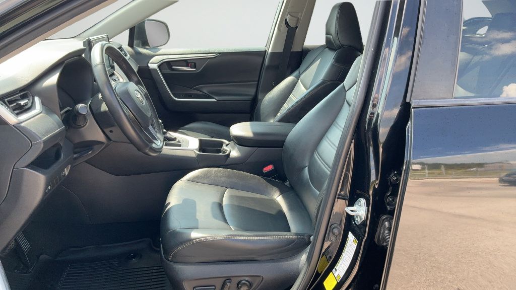 Used 2021 Toyota RAV4 XLE Premium FWD image 17